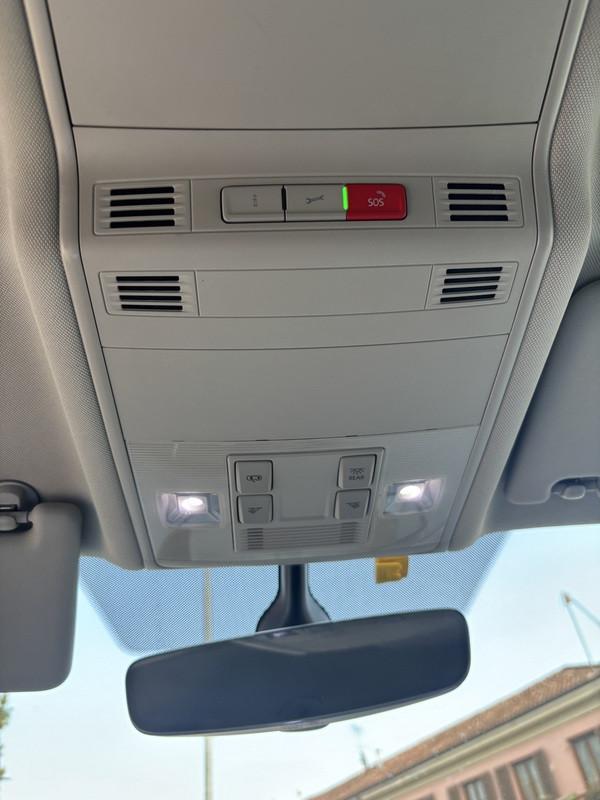 Volkswagen Touran 2.0 tdi Comfortline dsg 7 posti LED-NAVI