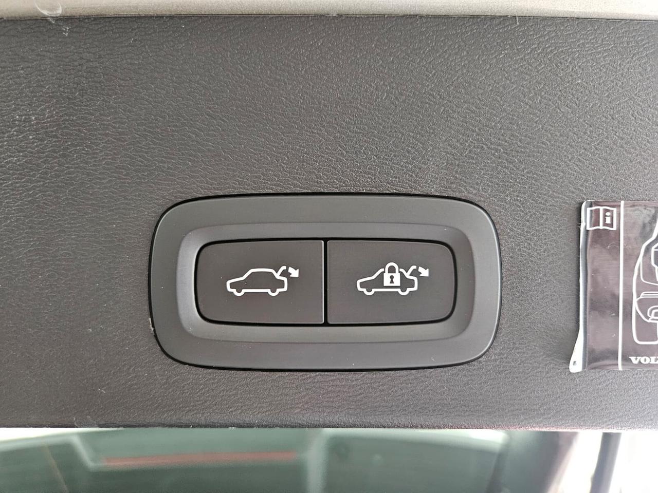 Volvo XC40 T4 Recharge Plug-in Hybrid automatico Essential