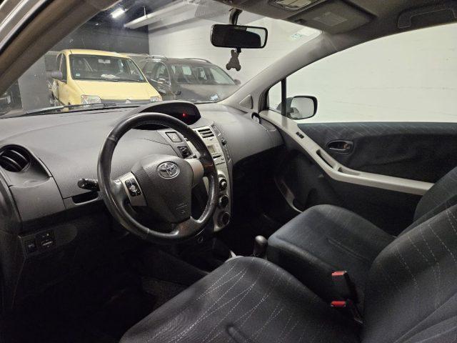 TOYOTA Yaris 1.3 3 porte M-MT Sol AUTOMATICA
