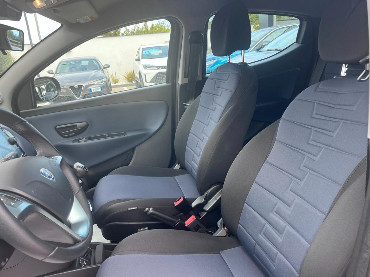 Lancia Ypsilon 1.0 FireFly 5 porte S&S Hybrid Gold