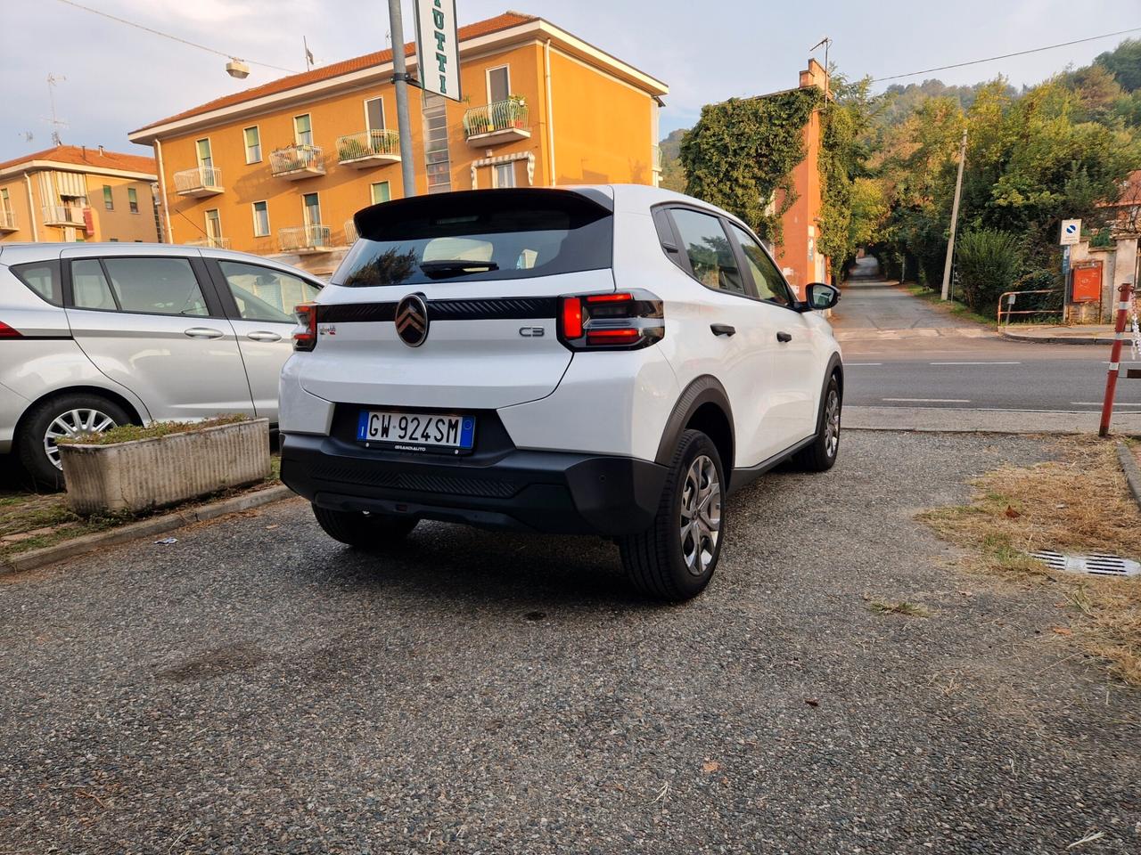 Citroen C3 1.2 100CV "SOLO 4.500 km" Carplay, Sensori post., Cruise