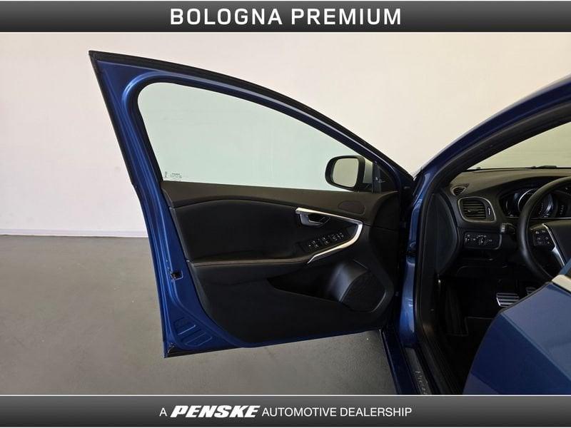 Volvo V40 T3 Geartronic R-design