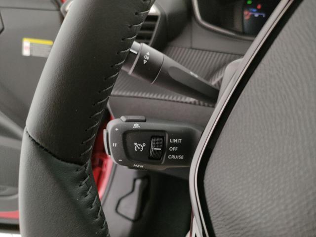 PEUGEOT 2008 PureTech 100 S&S Allure