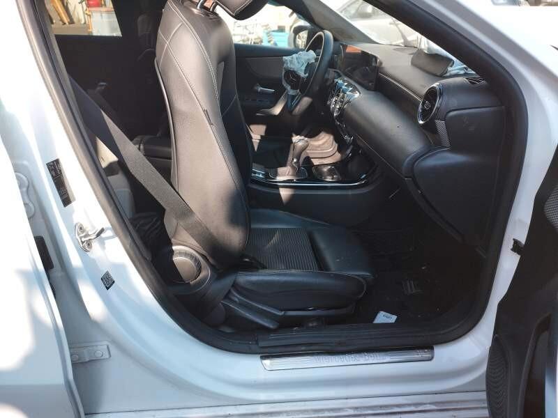 Mercedes-benz A 160 d Premium