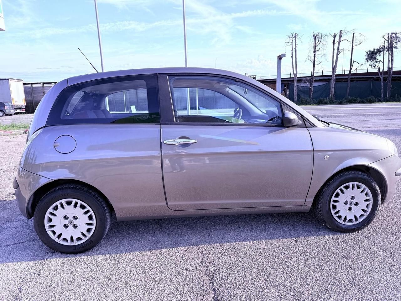 Lancia Ypsilon 1.2 16V Argento Ok neopatentati