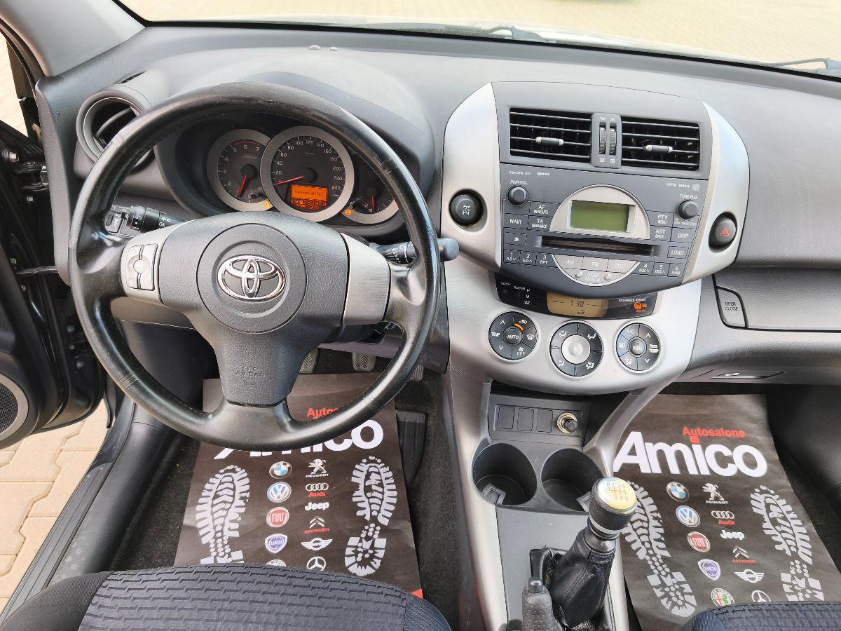TOYOTA RAV4 2.2 D-4D 136CV Sol