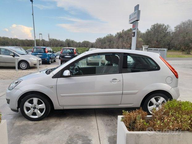 FORD Fiesta 5ª serie 1.4 tdci - 2008