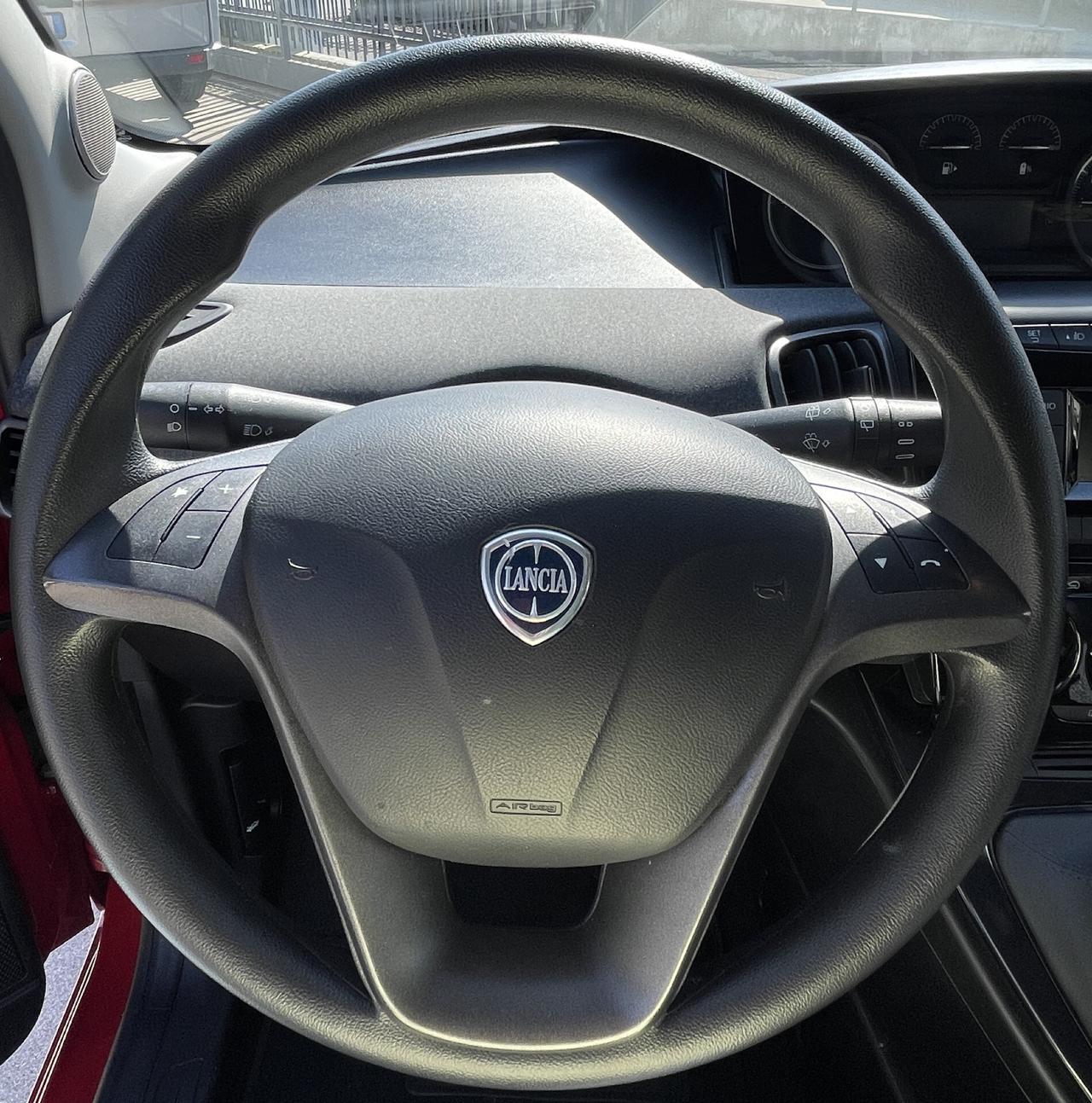 Lancia Ypsilon 1.0 hybrid Silver s