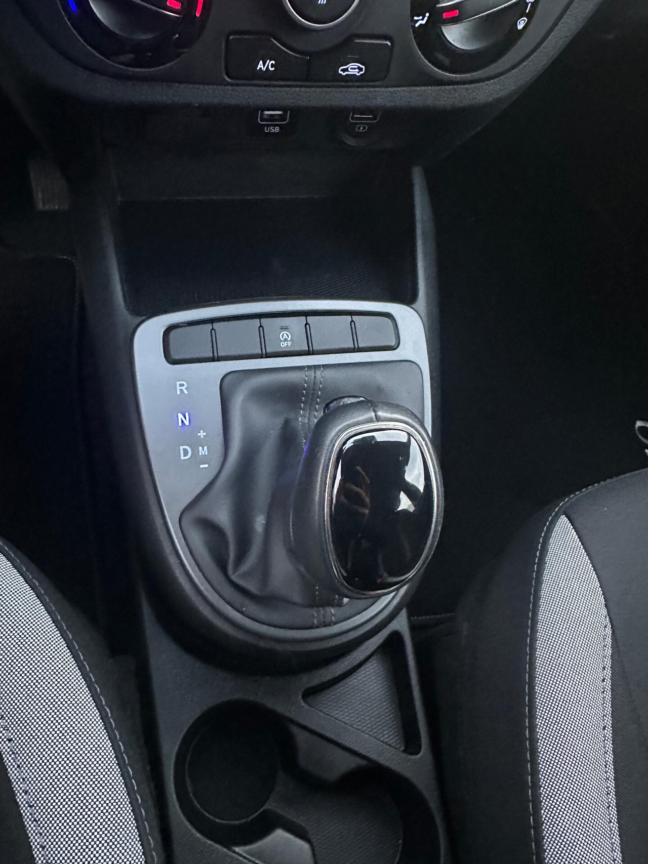 Hyundai i10 1.0 MPI Tech A/T