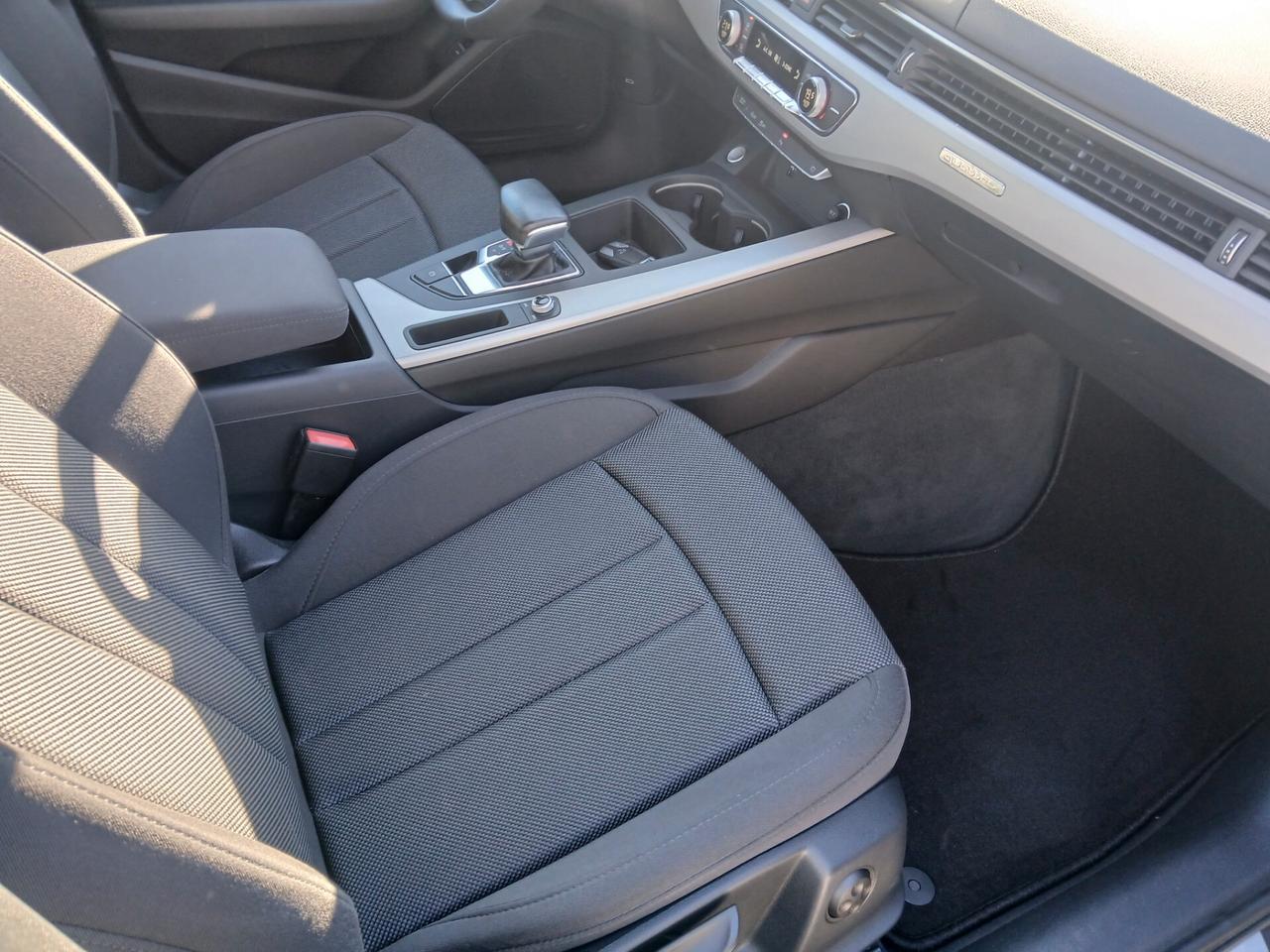 Audi A4 Avant 40 TDI quattro S tronic Business