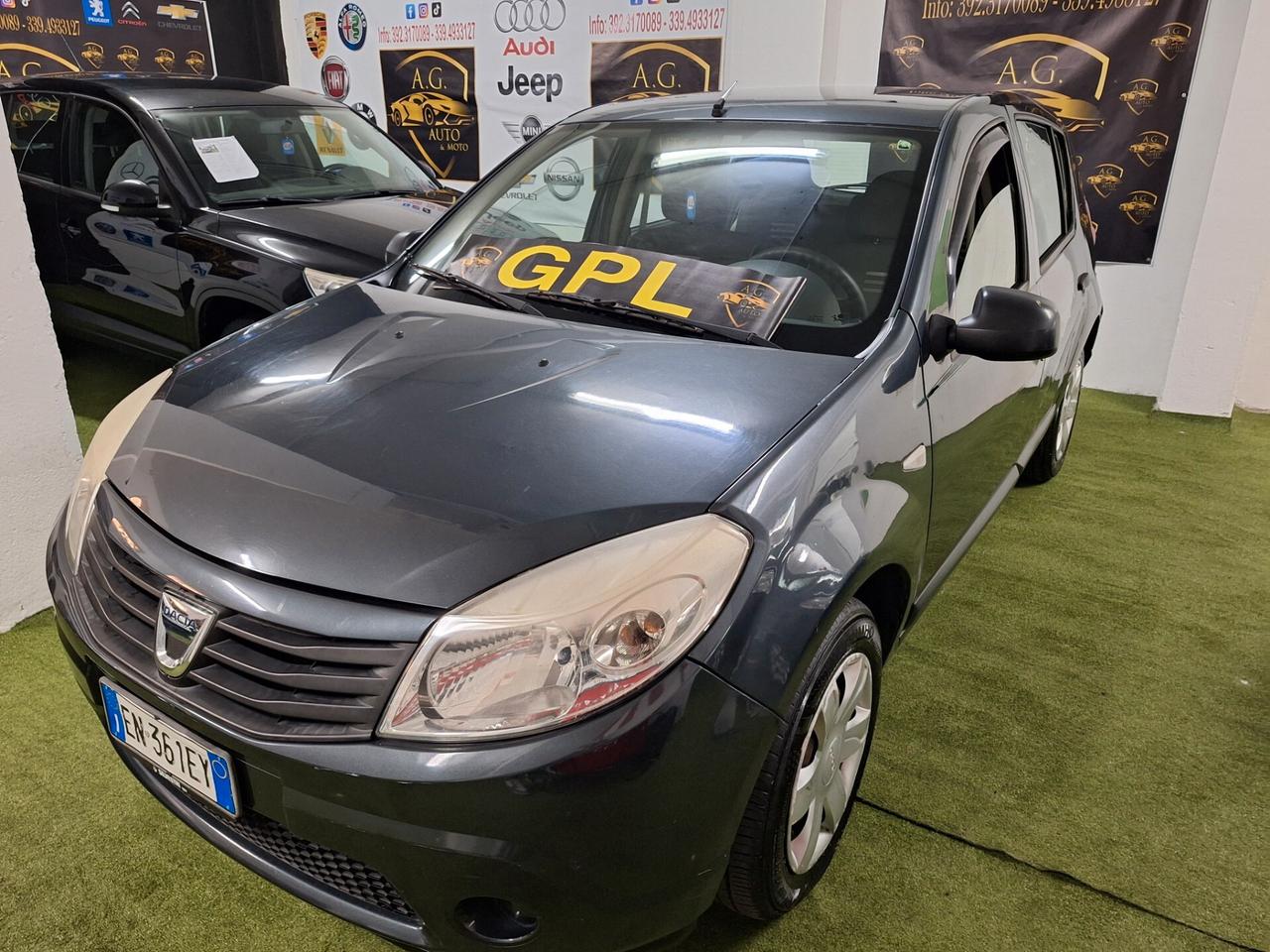 Dacia Sandero 1.2 16V GPL 75CV Embleme