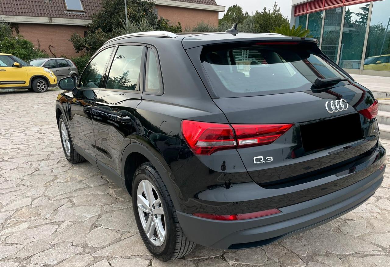 Audi Q3 40 TDI quattro S tronic Business