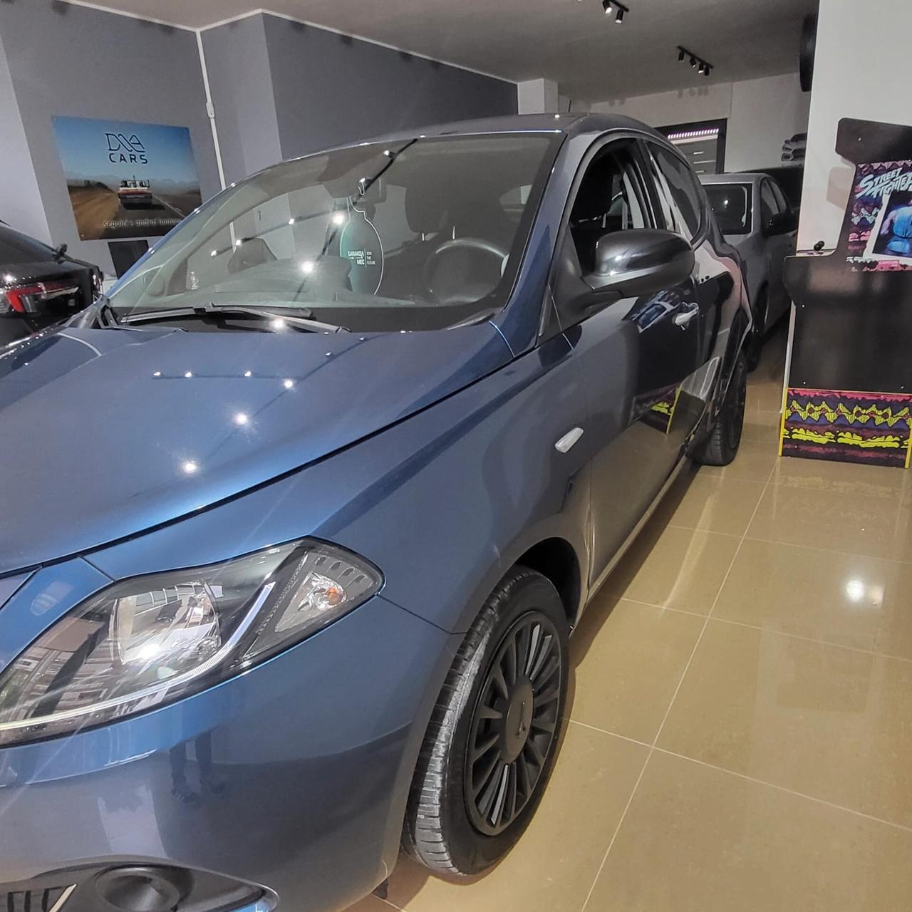 Lancia Ypsilon 1.0 FireFly 5 porte S&S Hybrid Ecochic A. Ferretti