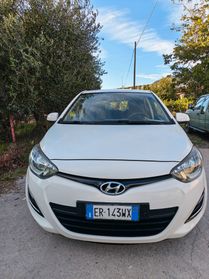 Hyundai i20 1.2 benzina CARPLAY SCHERMO 2013