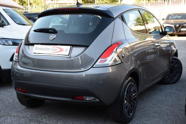 LANCIA Ypsilon 1.0 FireFly 5 p. S&S Hybrid ORO **5 POSTI**