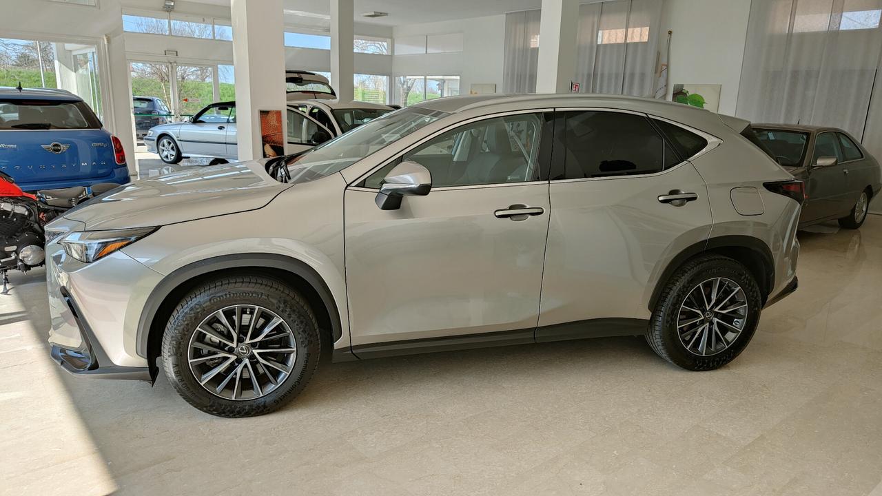 Lexus NX 450h+ Plug-in 4WD Luxury 10500 KM