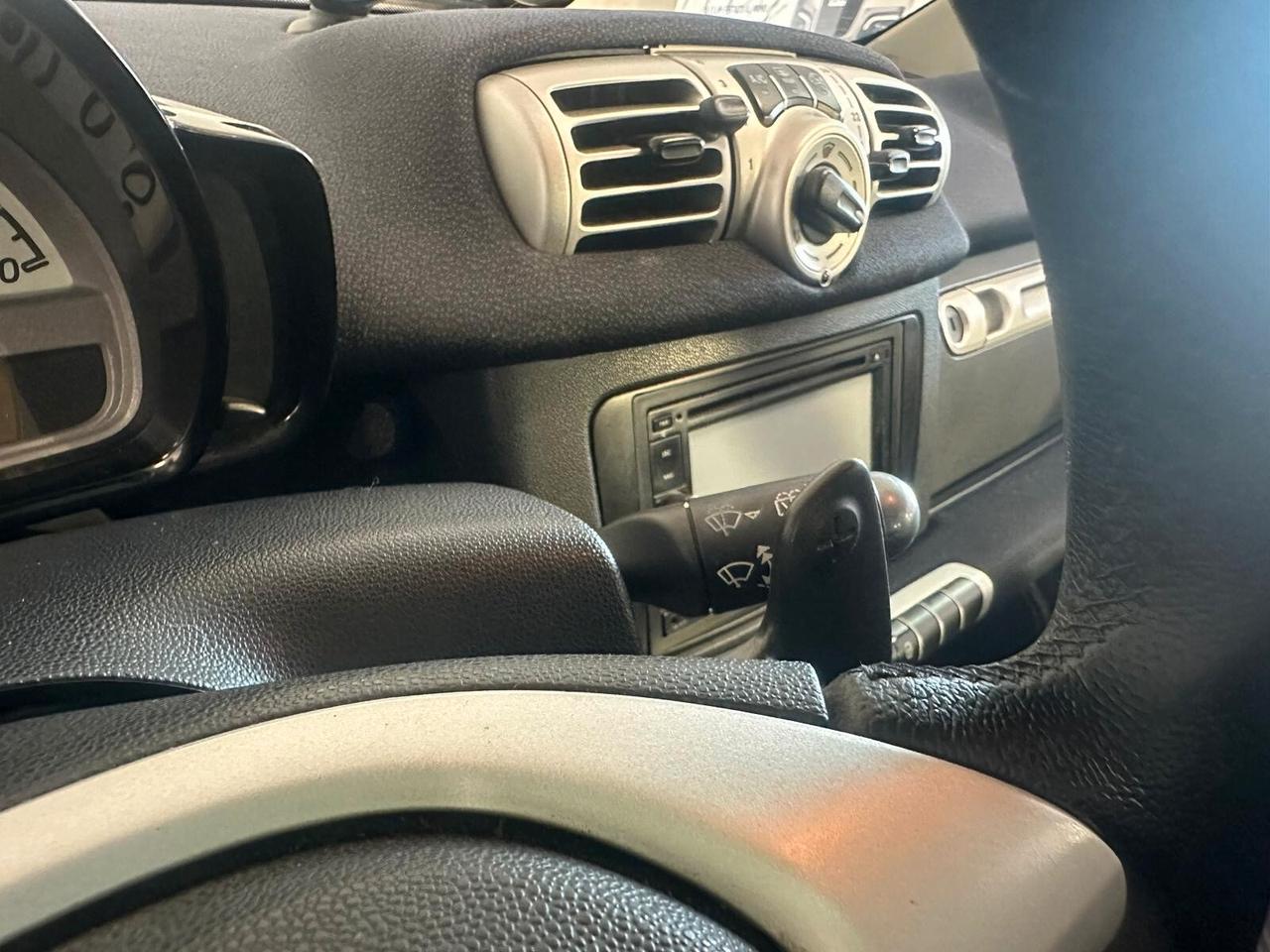 Smart ForTwo 1000 52 kW MHD pulse con SERVOSTERZO