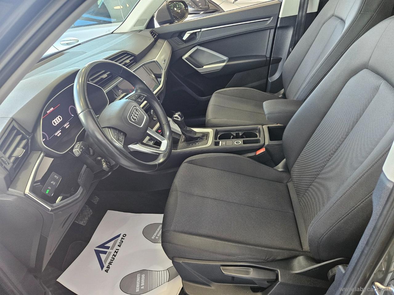 AUDI Q3 35 TDI S tronic Business Advanced