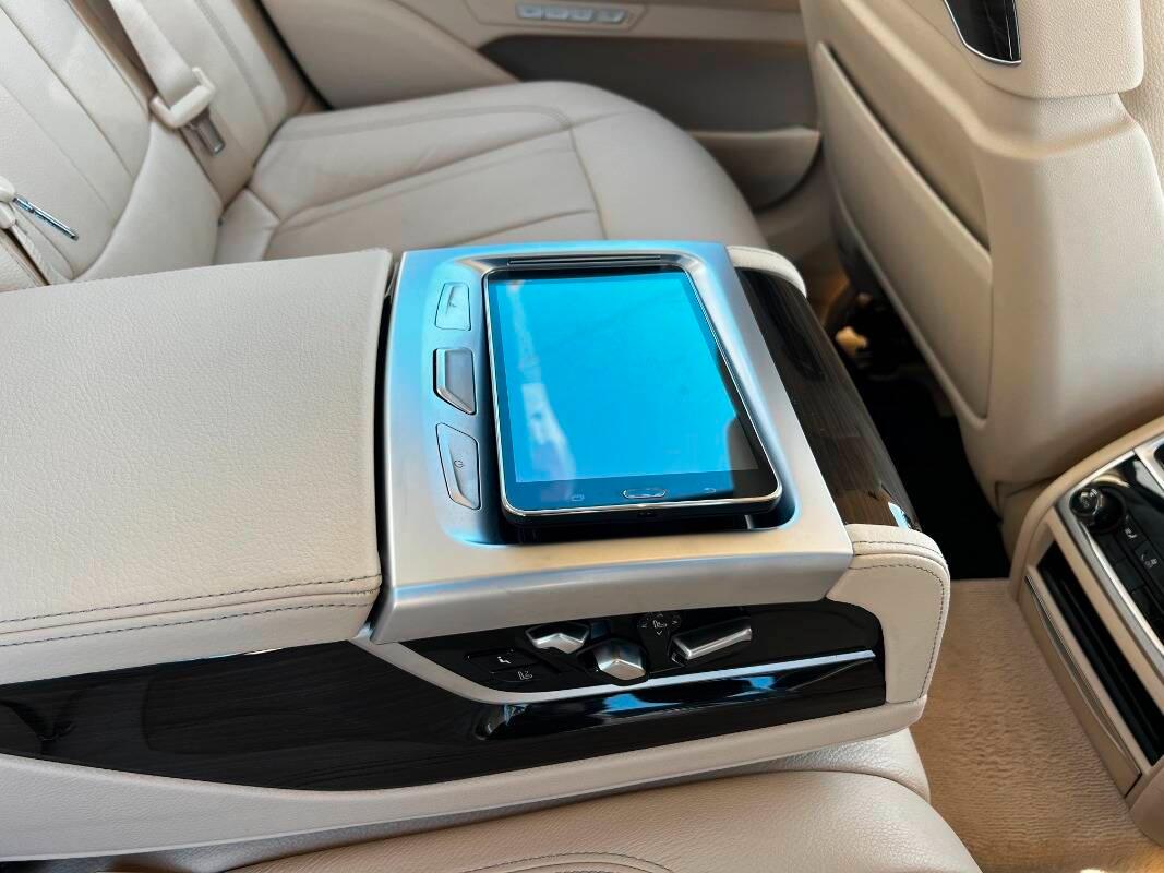 BMW Serie 7 740e Eccelsa auto