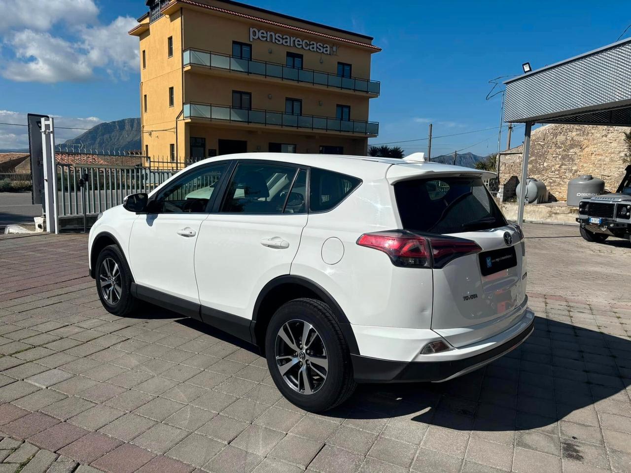 TOYOTA RAV-4 2.0 - 2016