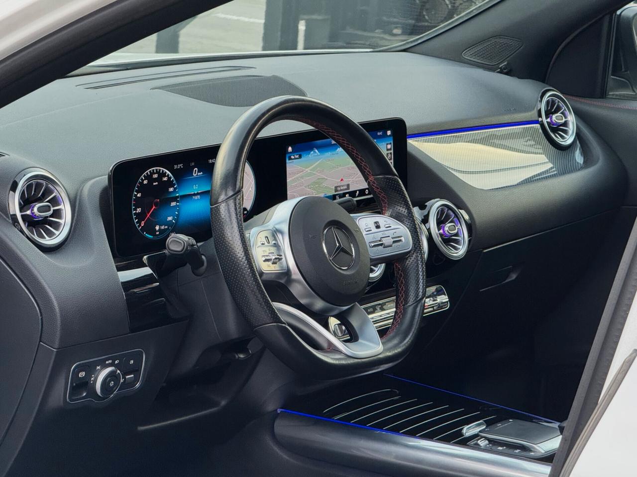 Mercedes-Benz GLA 180 d Premium AMG 116CV TETTO