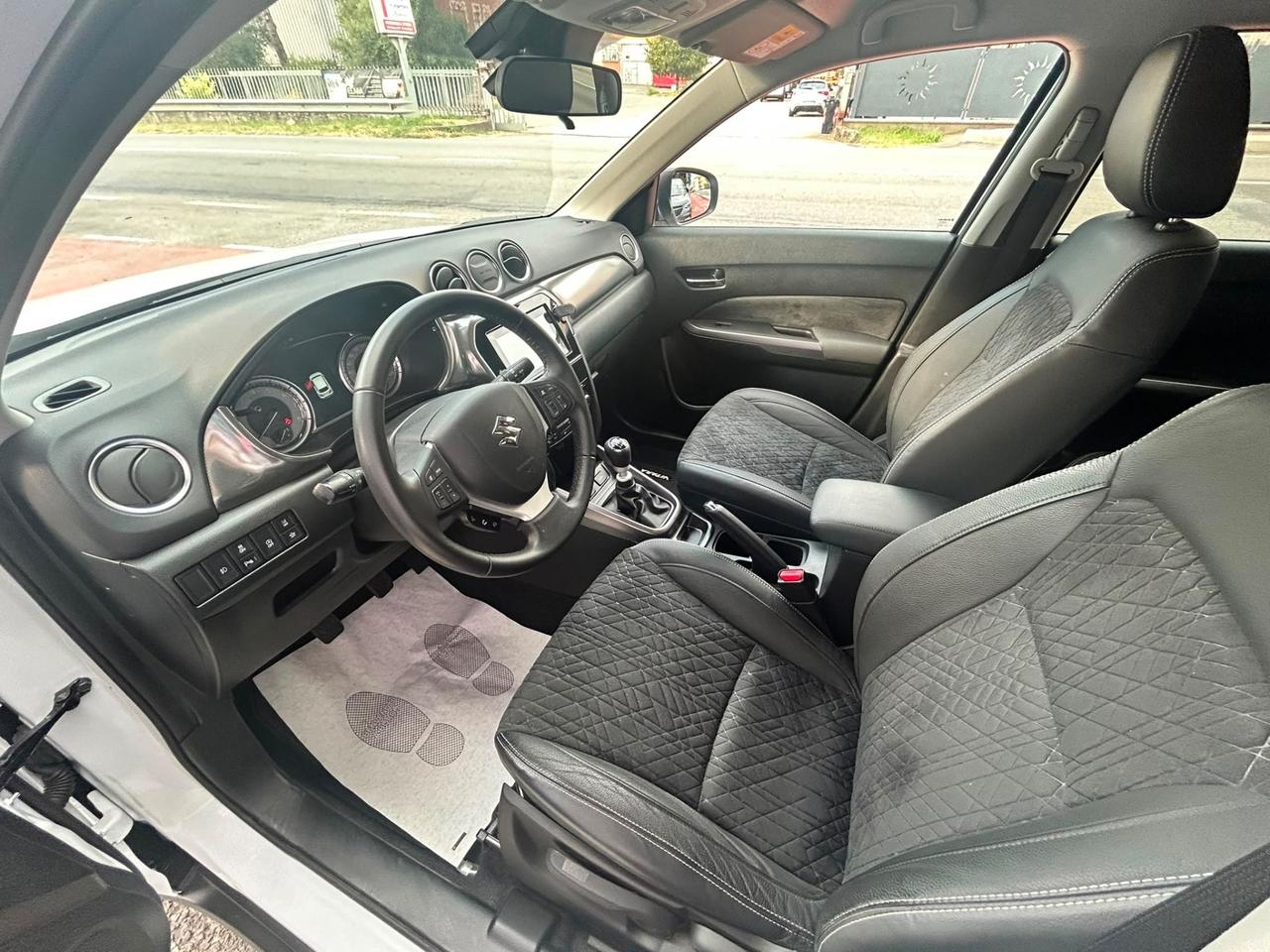 Suzuki Vitara 1.4 Hybrid Top