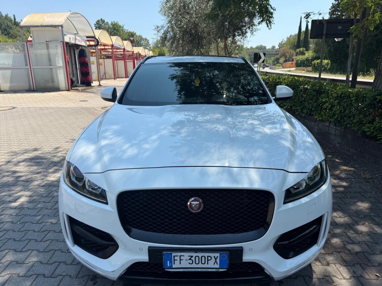 Jaguar F-Pace 2.0 D 180 CV AWD Portfolio R-Sport