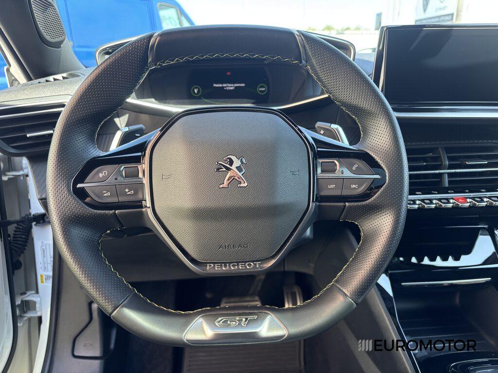 Peugeot 2008 1.2 PureTech GT EAT
