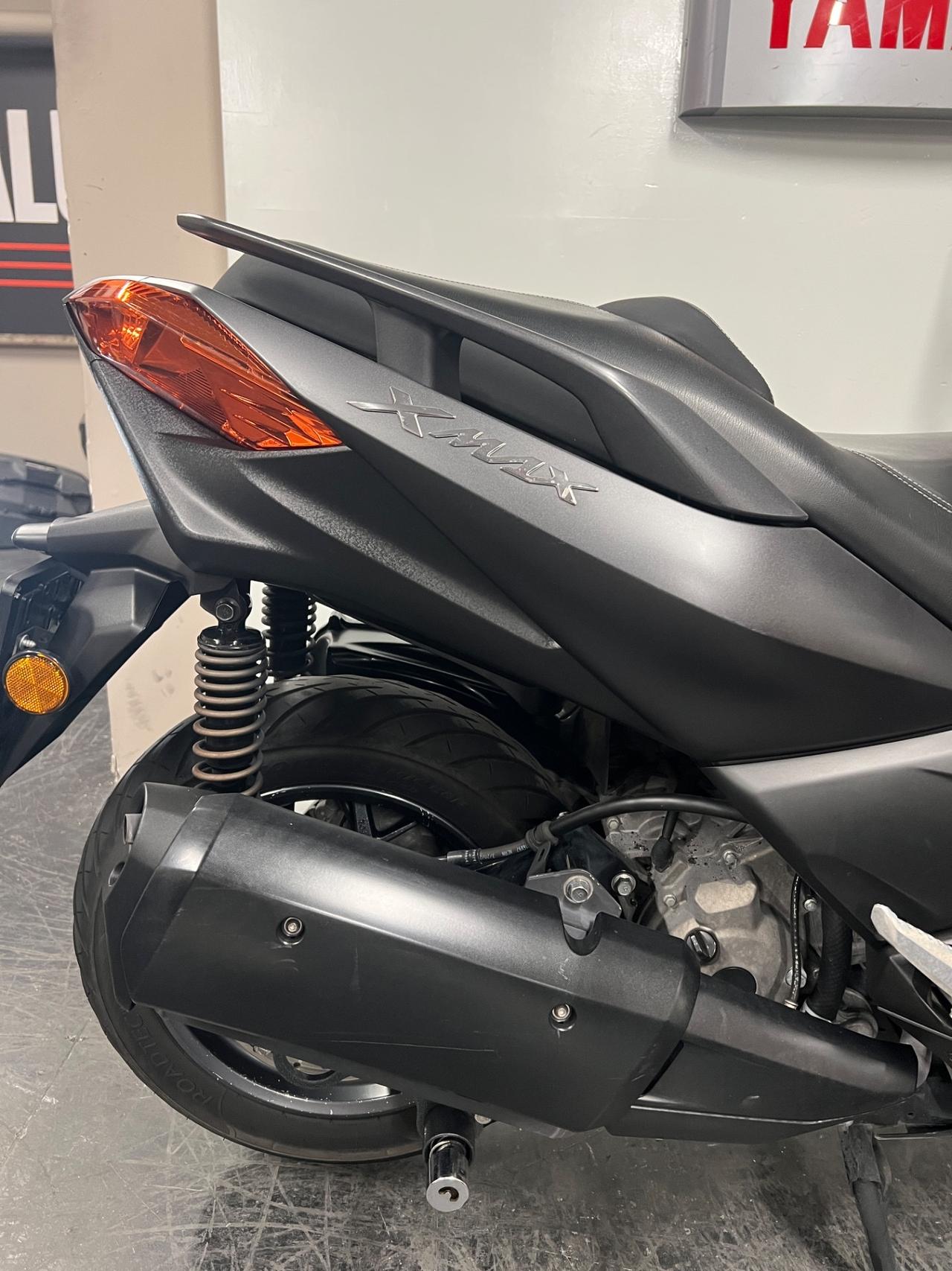 Yamaha X-Max 300