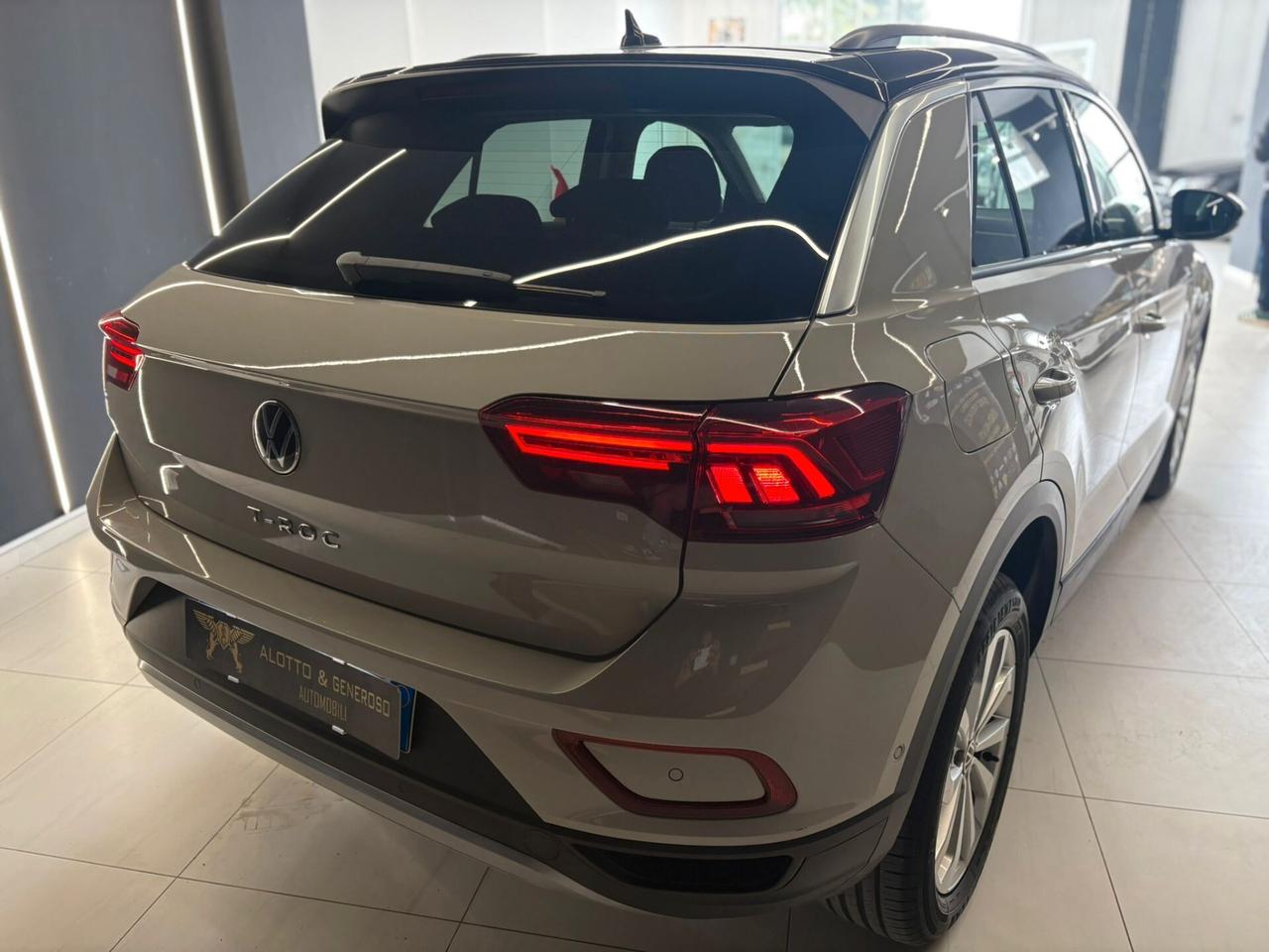 Volkswagen T-Roc 1.5 TSI 150 CV DSG 28.000 KM 2023