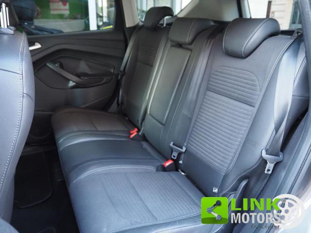 FORD Kuga 2.0 TDCI 150 CV 4WD Powershift ST-Line Business