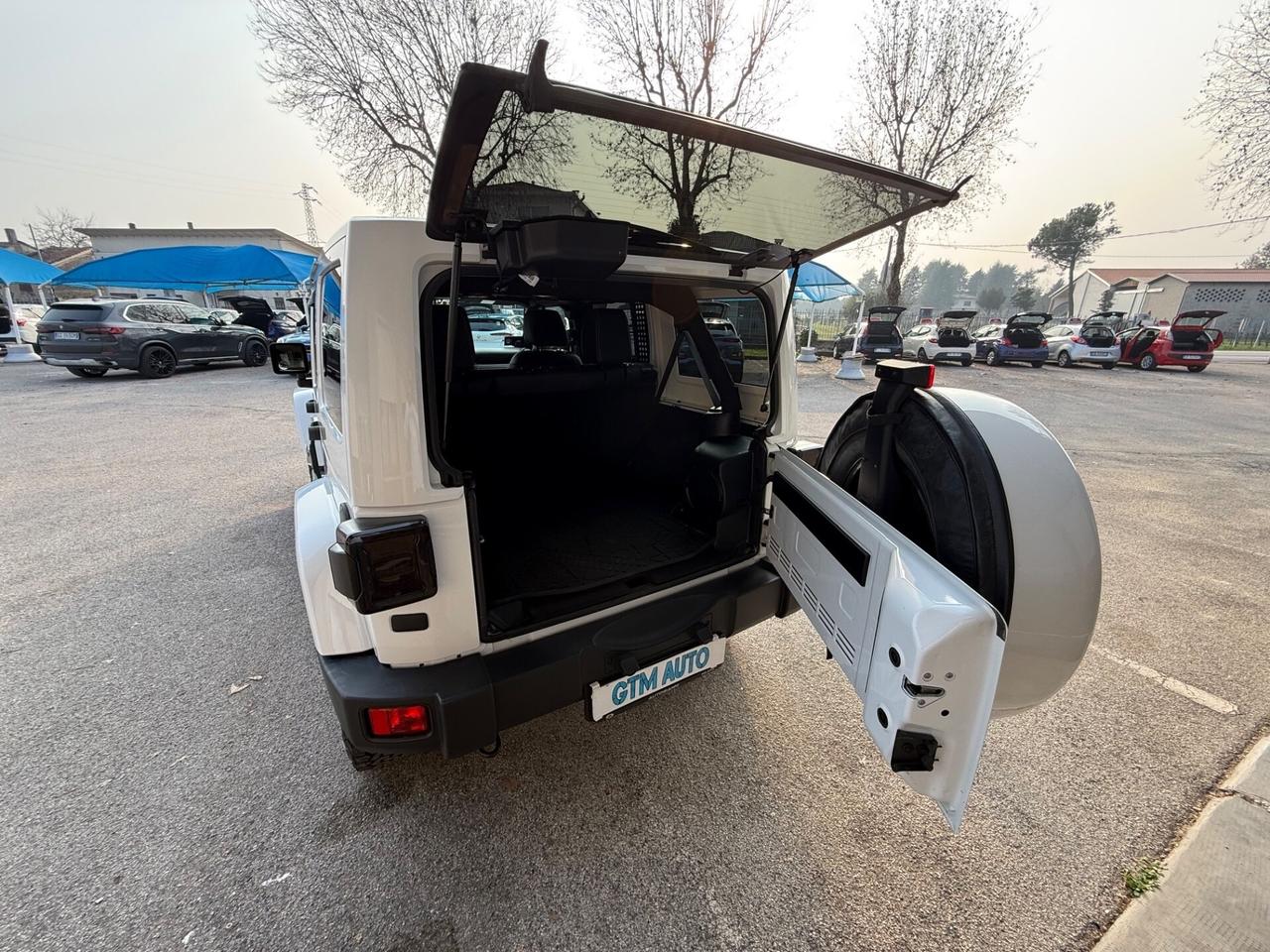 Jeep Wrangler Unlimited 2.8 CRD DPF Sahara Auto