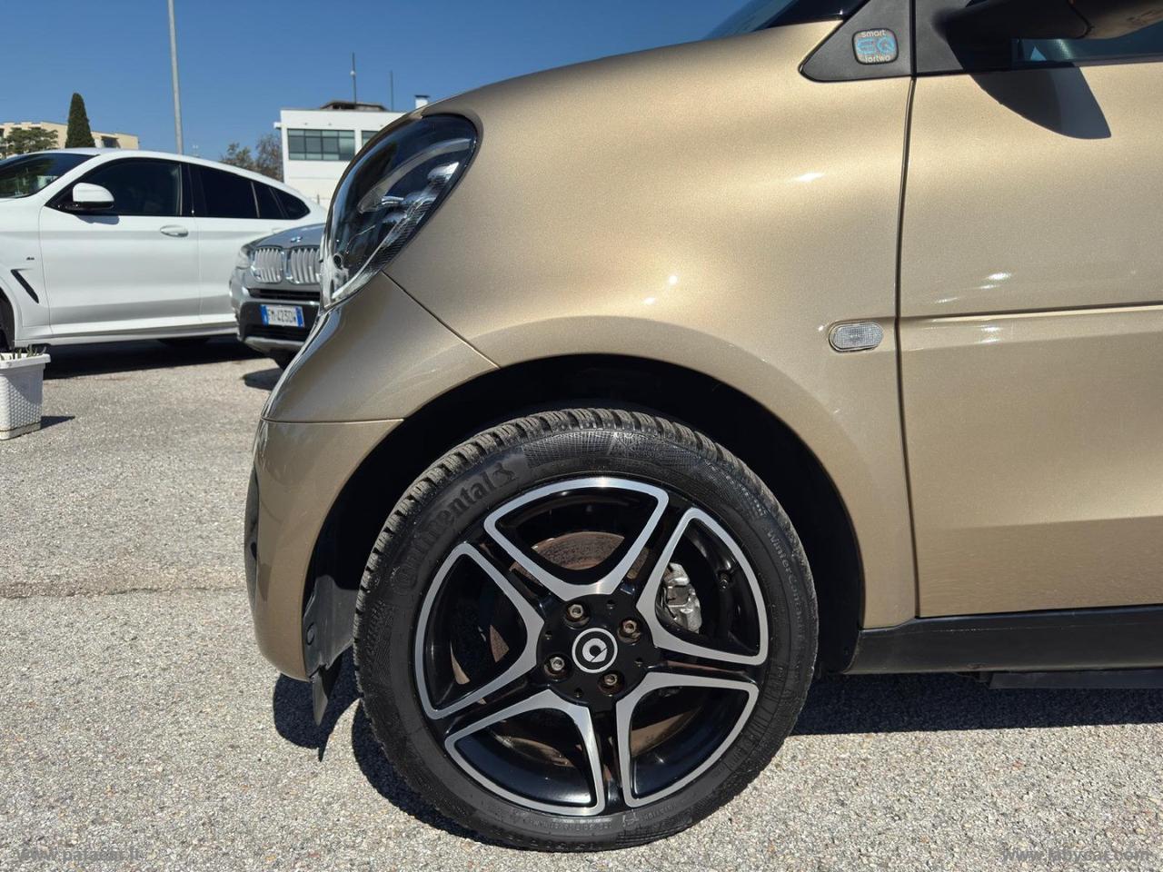 SMART fortwo EQ Parisblue