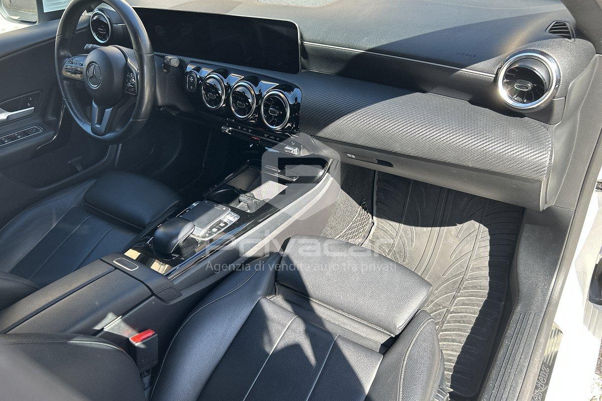 MERCEDES A 180 d Automatic Business