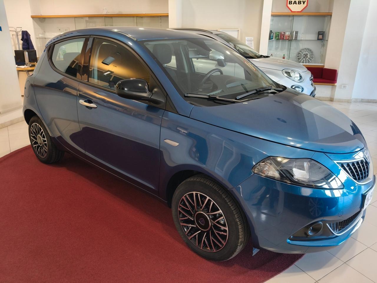Lancia Ypsilon 1.0 70CV 5P Hybrid Platino