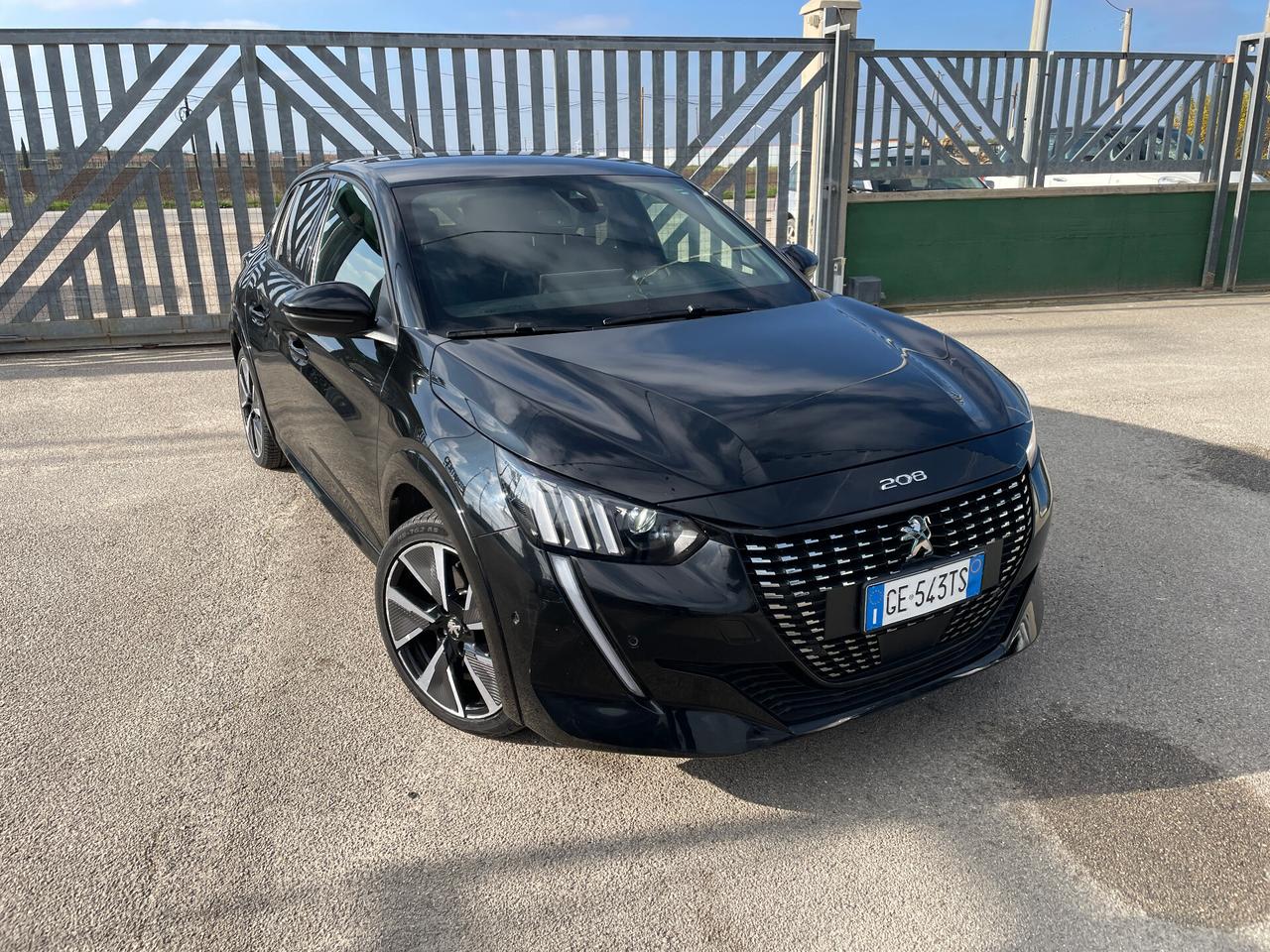 Peugeot 208 motore elettrico 136 CV 5 porte GT Line