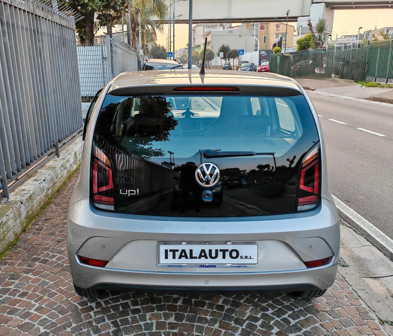 Volkswagen up! 1.0 5p. move