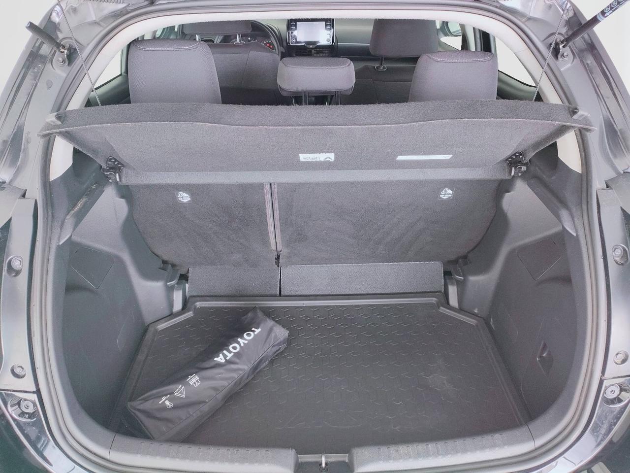 TOYOTA Yaris IV 2020 - Yaris 1.5h Active