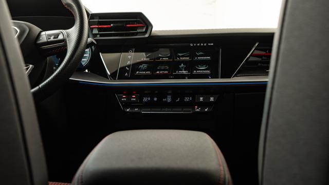 AUDI S3 Sedan TFSI quattro S tronic MATRIX