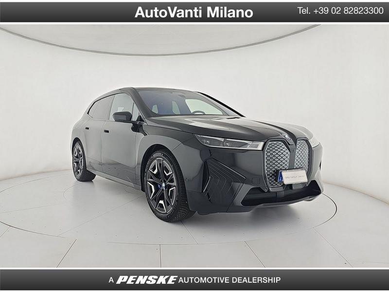 BMW iX xDrive40 Pacchetto Sportivo