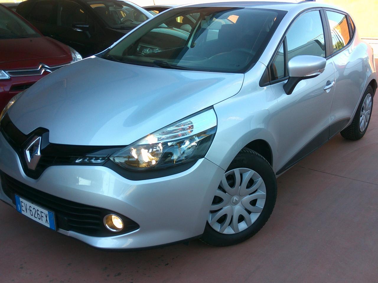 Renault Clio 1.2 75CV 5 porte Wave NEOPATENTATI