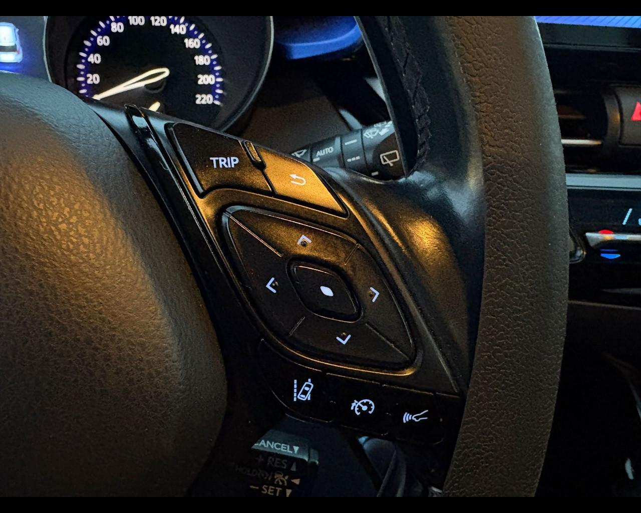 TOYOTA C-HR (2016-2023) - C-HR 1.8 Hybrid E-CVT Lounge