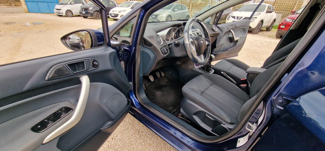 Ford Fiesta 1.2 82 CV 5 porte Titanium 2011