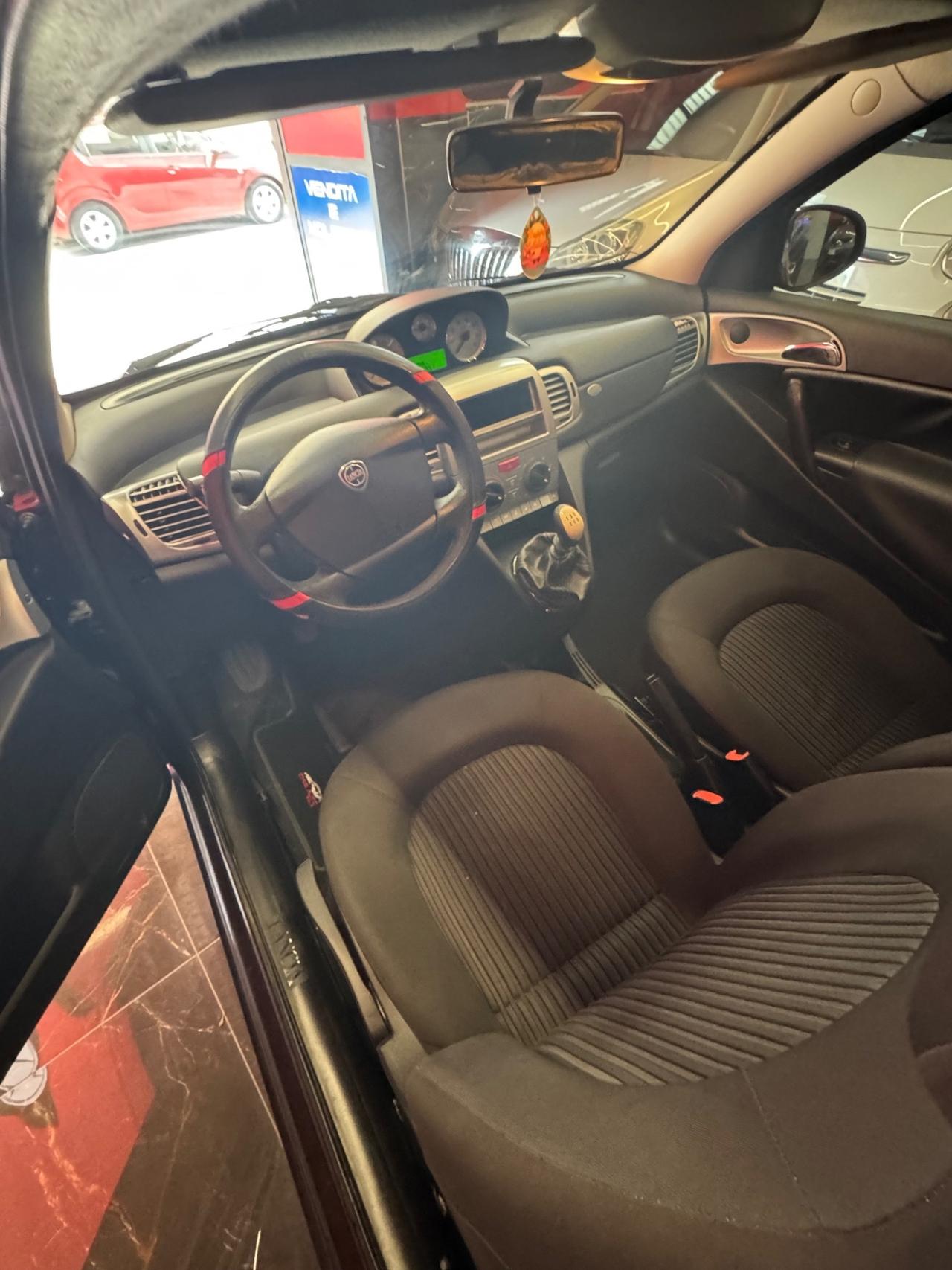 Lancia Ypsilon 1.2 69 CV Diva