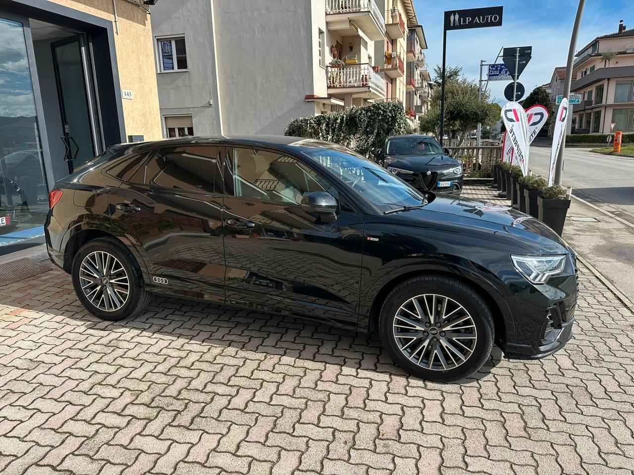 Audi Q3 SPB 40 TDI quattro S tronic Identity Black