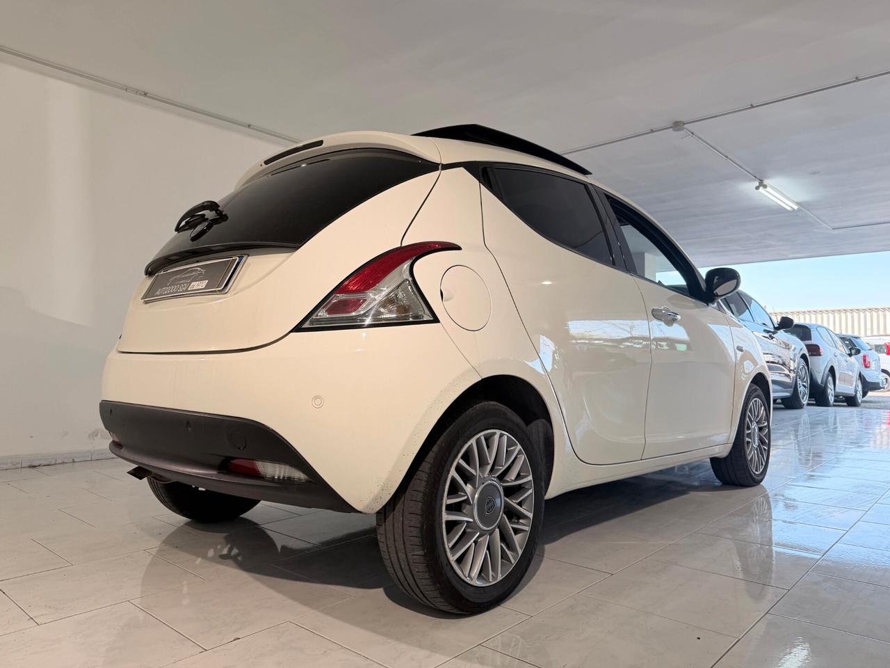 Lancia Ypsilon ACCONTO 0€ RATE DA 150€ AL MESE
