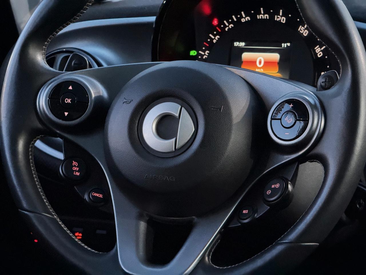 Smart forFour 0.9 T BRABUS 109CV TETTO CAM JBL