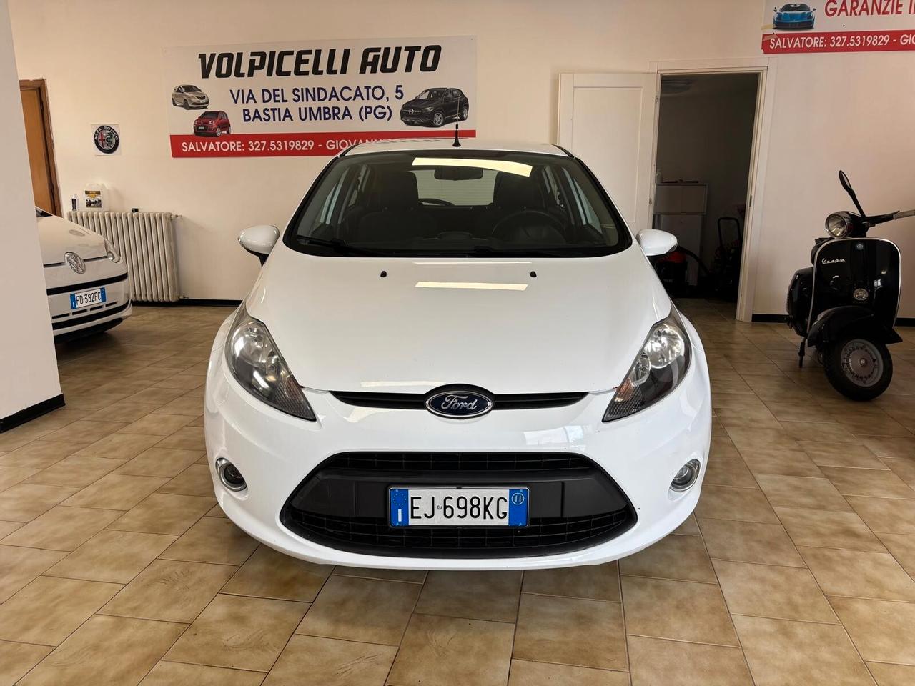 FORD FIESTA ANNO 2011 DS 1.4 ADATTA NEOPATENTATI KM 196 MILA