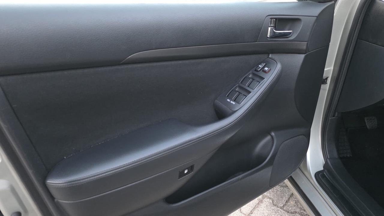 Toyota Avensis 1.8 16V 129CV PERFETTA