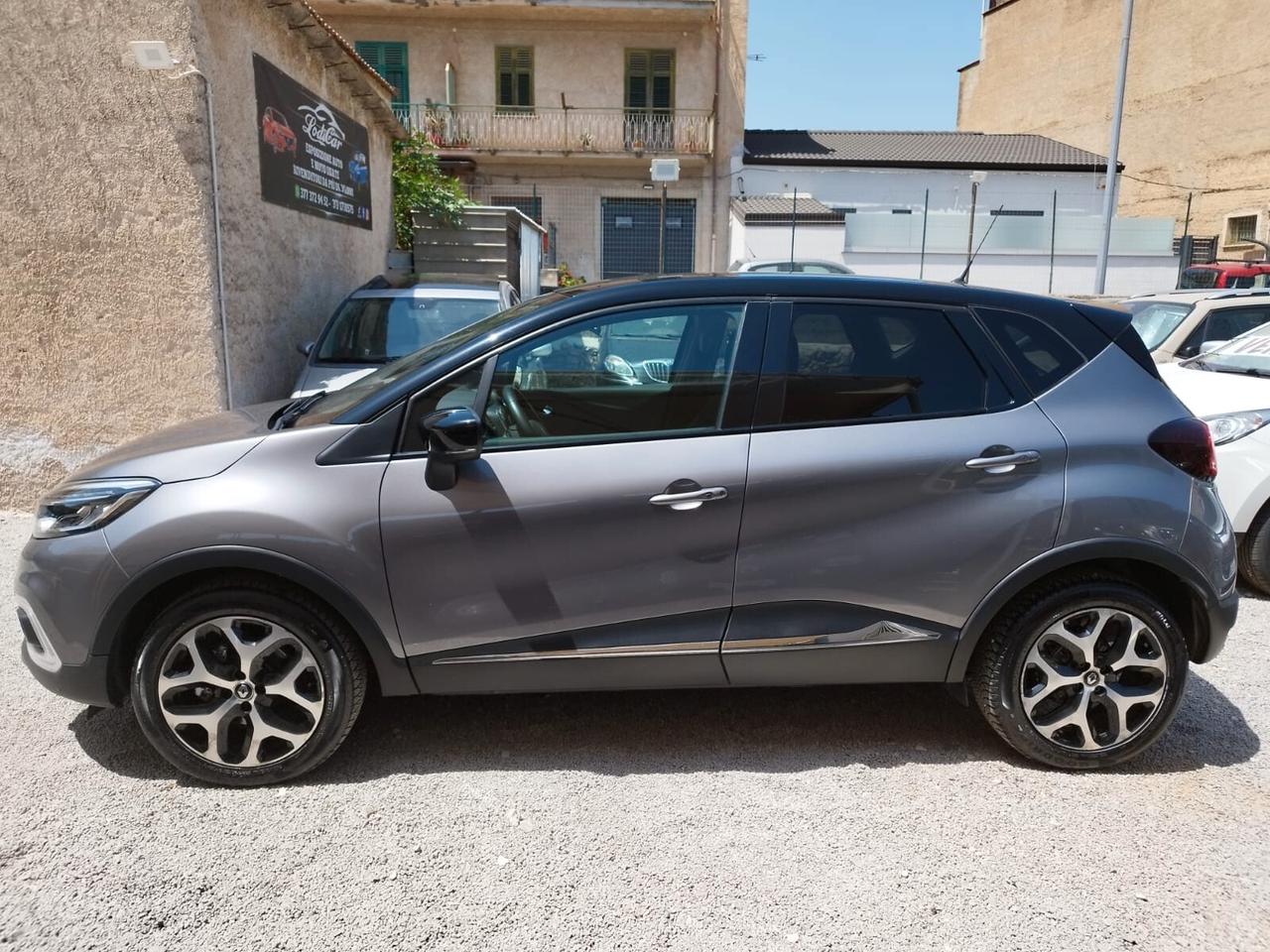 Renault Captur dCi 8V 90 CV EDC Start&Stop Energy Initiale Paris